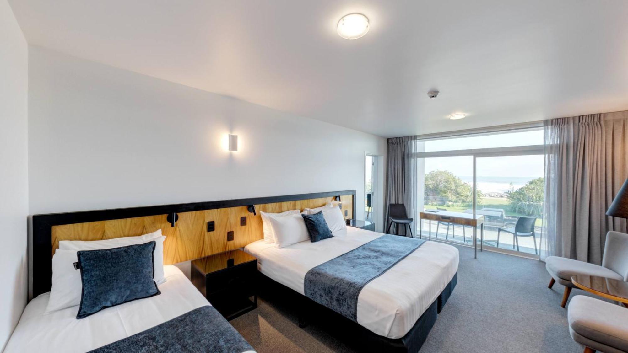 Beachfront Hotel Hokitika Exterior photo