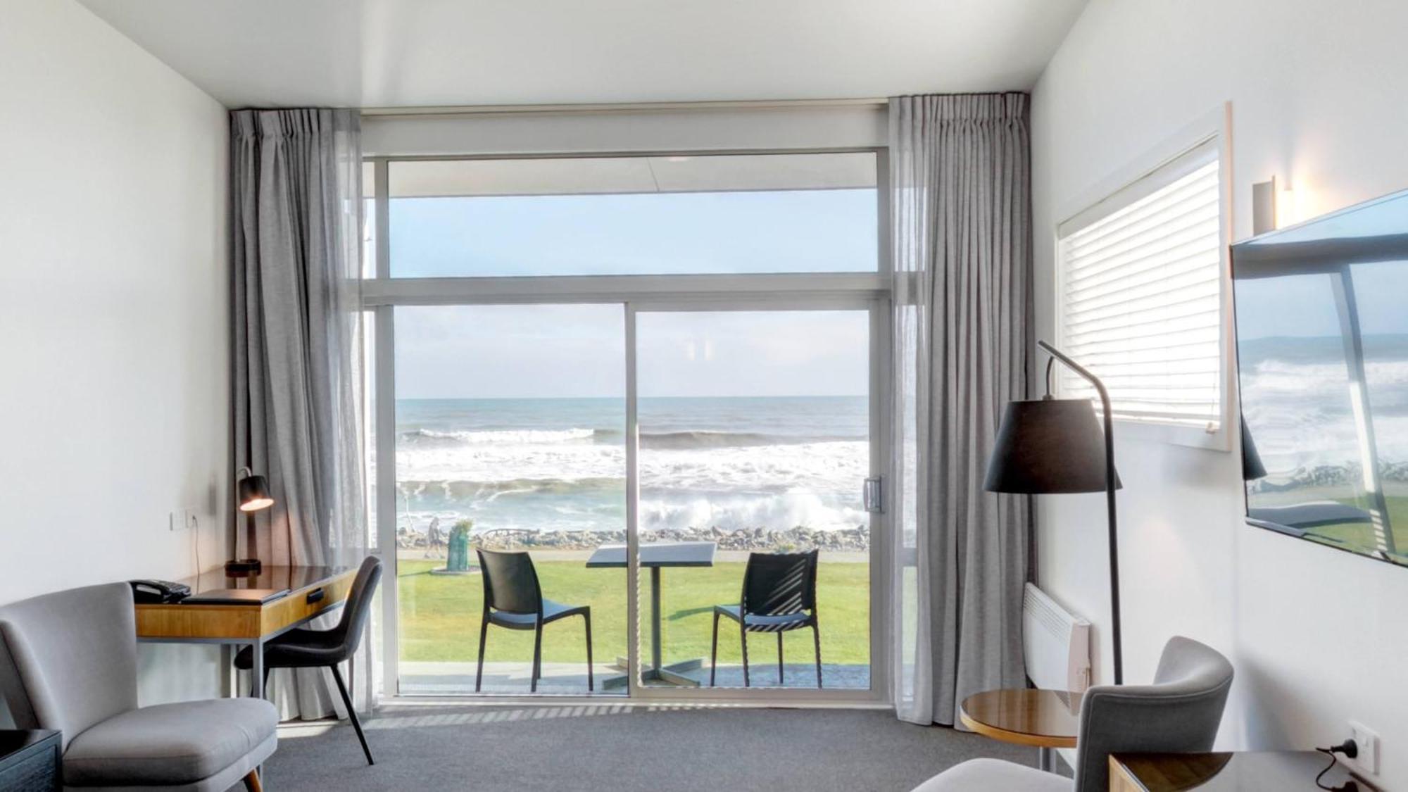 Beachfront Hotel Hokitika Exterior photo