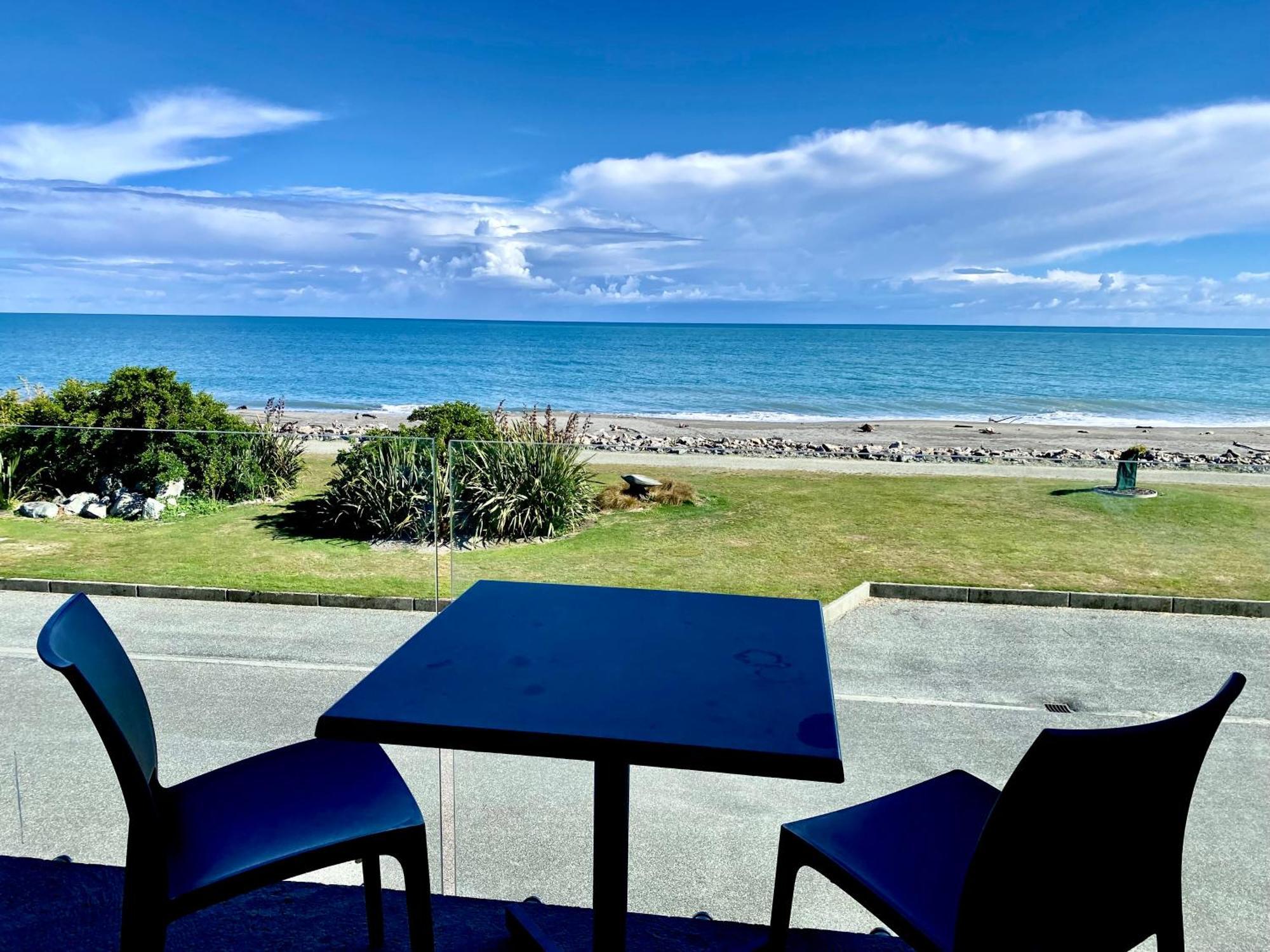 Beachfront Hotel Hokitika Exterior photo
