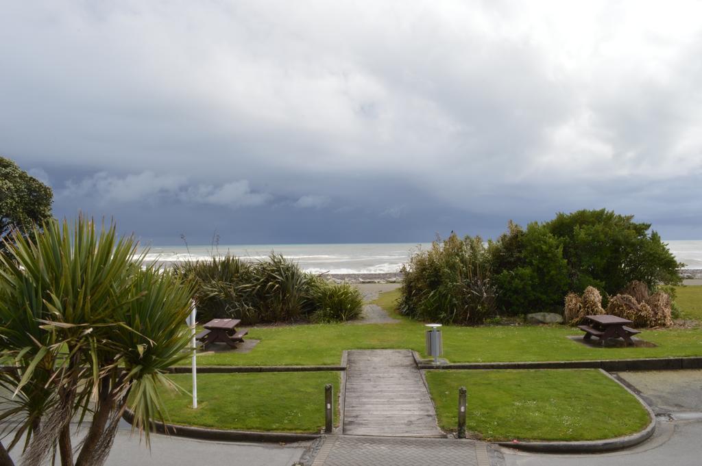 Beachfront Hotel Hokitika Exterior photo
